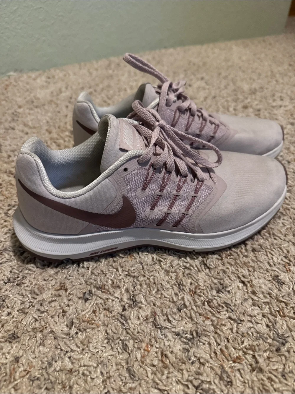 Nike Run Swift Women's Mauve and Light Pink Athletic Sneakers